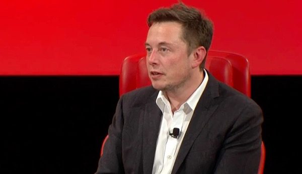 pour-elon-musk-apple-est-deja-a-traine-avec-son-apple-car