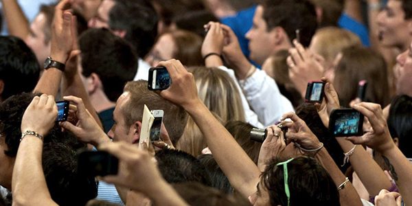 une-petition-voit-le-jour-contre-le-brevet-apple-visant-a-desactiver-la-camera-iphone-a-distance