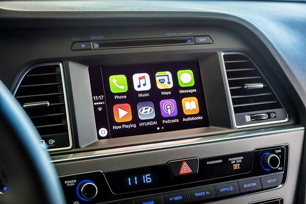 hyundai-mise-a-jour-logicielle-apportant-carplay-a-modeles-azera-veloster