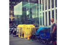 iPhone 7 : des clients campent déjà devant les boutiques Apple