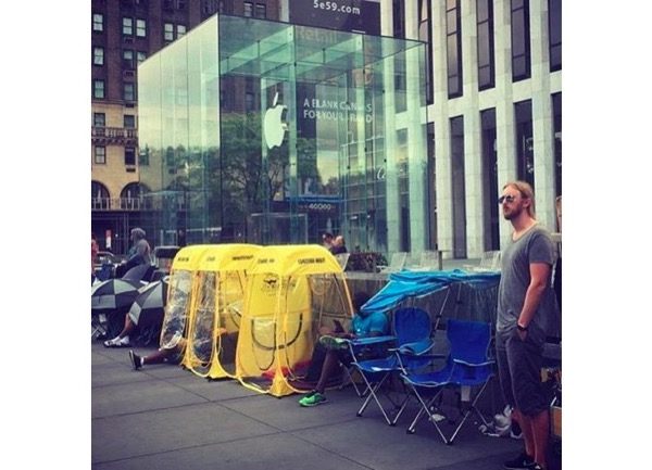 iphone-7-clients-campent-deja-devant-boutiques-apple