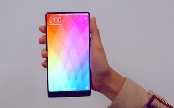 premiere-prise-main-xiaomi-mi-mix-video_2