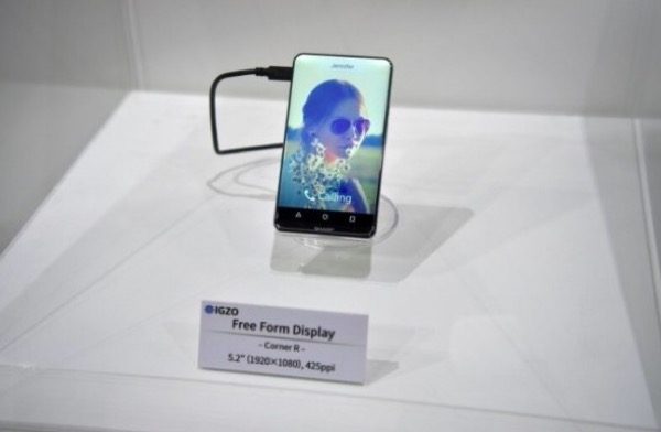 sharp-corner-r-voila-ecran-on-laimerait-liphone-8_3