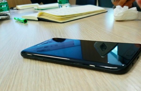 galaxy-s7-noir-de-jais-devoile-lheure