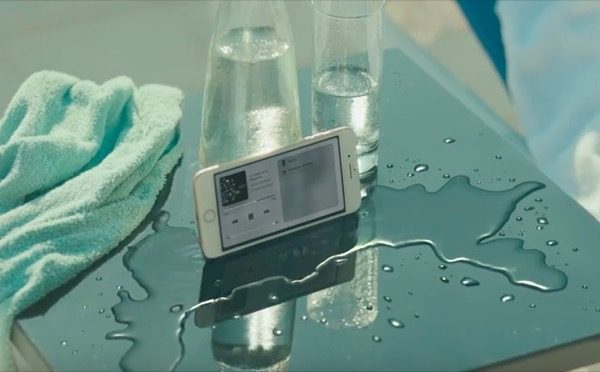 liphone-7-prend-leau-derniere-pub-dive-dapple