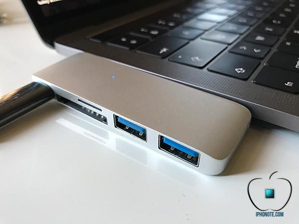 coup-de-projecteur-hub-usb-c-satechi-macbook-pro-2016