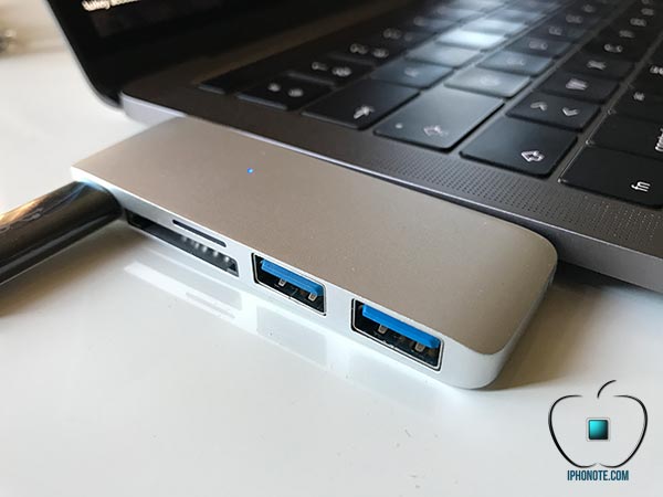 coup-de-projecteur-hub-usb-c-satechi-macbook-pro-2016