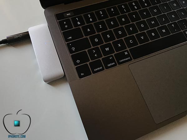 coup-de-projecteur-hub-usb-c-satechi-macbook-pro-2016_2