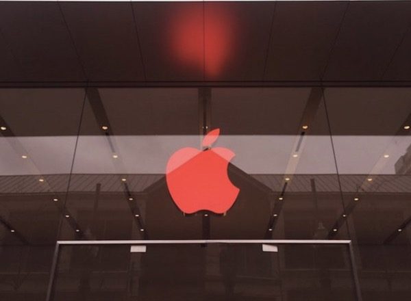 les-apple-store-passent-au-rouge-pour-la-journee-de-lutte-contre-le-sida