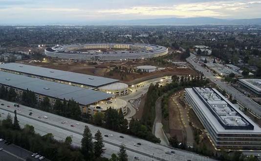 Un nouvel survol de l'Apple Park avant son inauguration