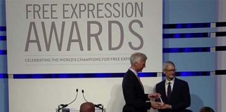 Tim Cook a reçu le prix Newseum pour la liberté d'expression