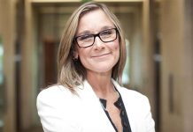 Angela Ahrendts et Bruce Sewell ont vendu pour plusieurs millions de dollars d'actions Apple