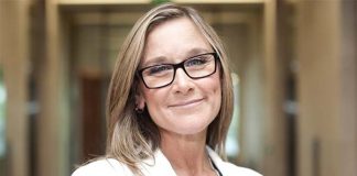 Angela Ahrendts et Bruce Sewell ont vendu pour plusieurs millions de dollars d'actions Apple