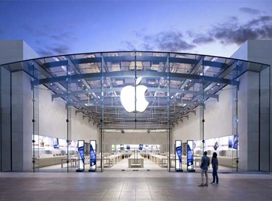 Apple : plus de 800 milliards de dollars en capitalisation boursière !