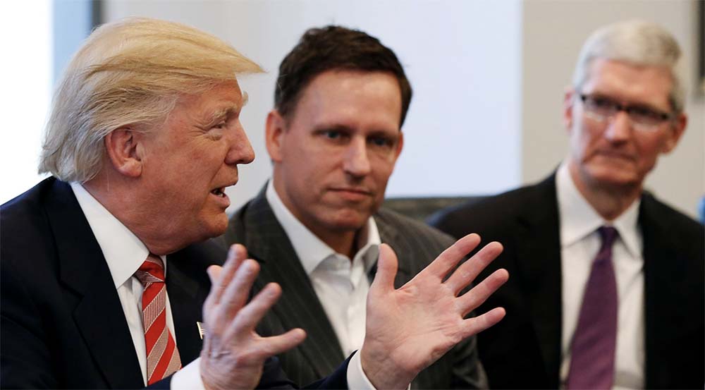 Donald Trump confirme qu'Apple prévoit de construire trois grosses usines aux États-Unis