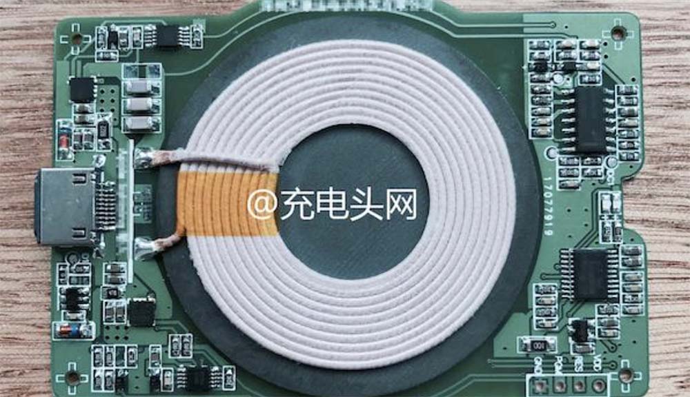 iPhone 8 : voici le supposé composant de la recharge sans fil