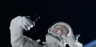 Apple publie trois nouvelles publicités avec The Rock en vedette