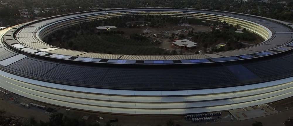 L'Apple Park sous le coucher de soleil de Californie [Vidéo 4K]