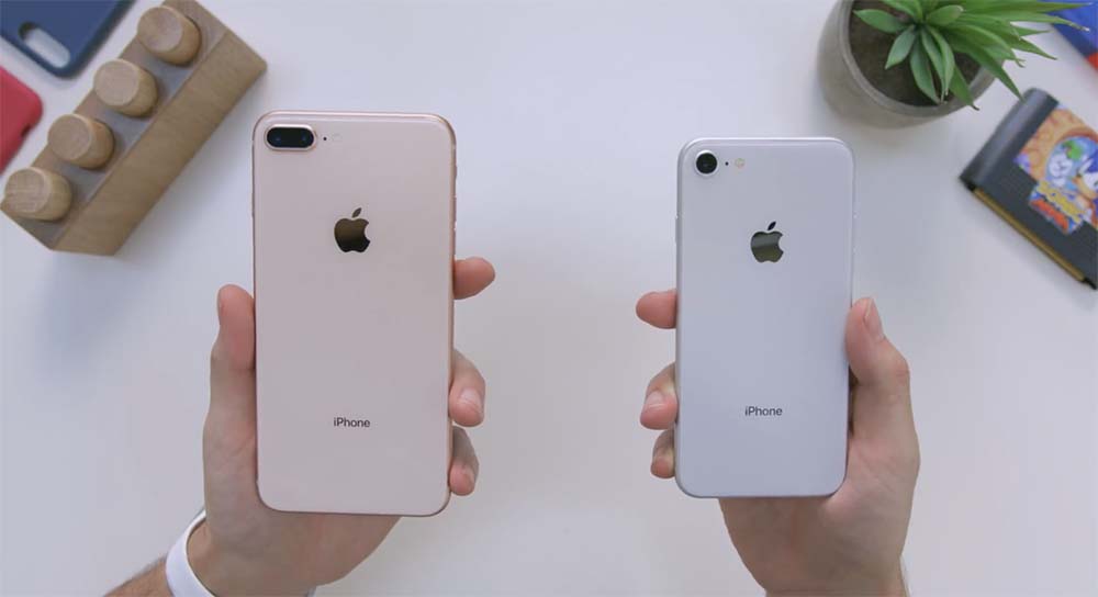 Les iPhone 8 / 8 Plus US ont droit à un dos plus épuré qu'en Europe
