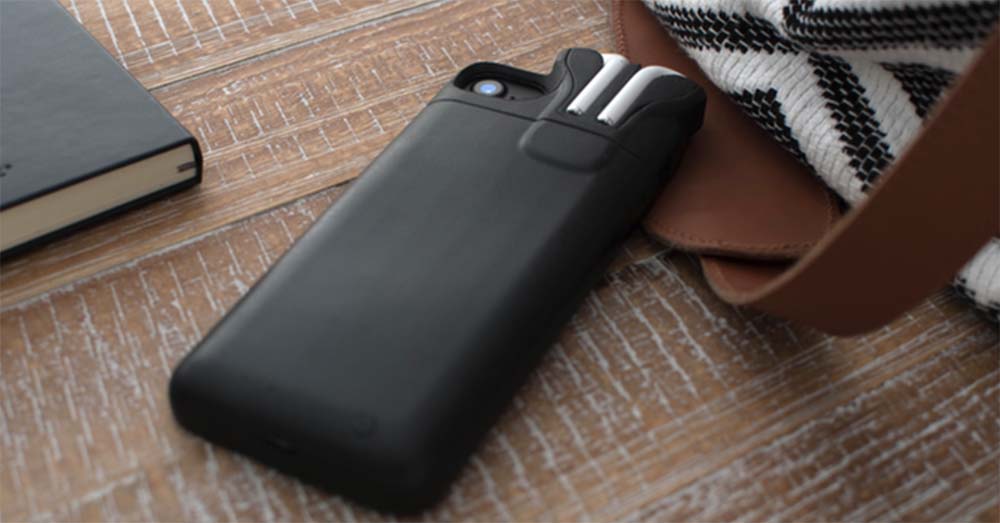 PodCast - la coque qui recharge à la fois l'iPhone et les AirPods