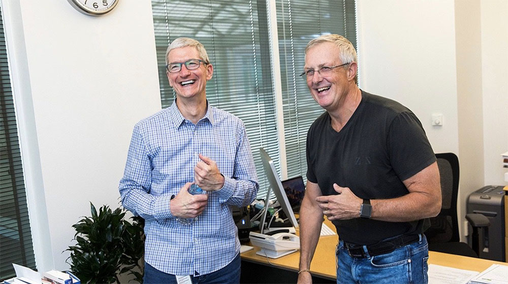Bruse Sewell, SVP et l'avocat général d'Apple se retire et laisse sa place à Katherine Adams