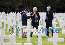 Tim Cook rend hommage aux soldats morts en juin 1944 Tim Cook rend hommage aux soldats morts en juin 1944