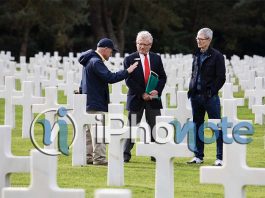 Tim Cook rend hommage aux soldats morts en juin 1944