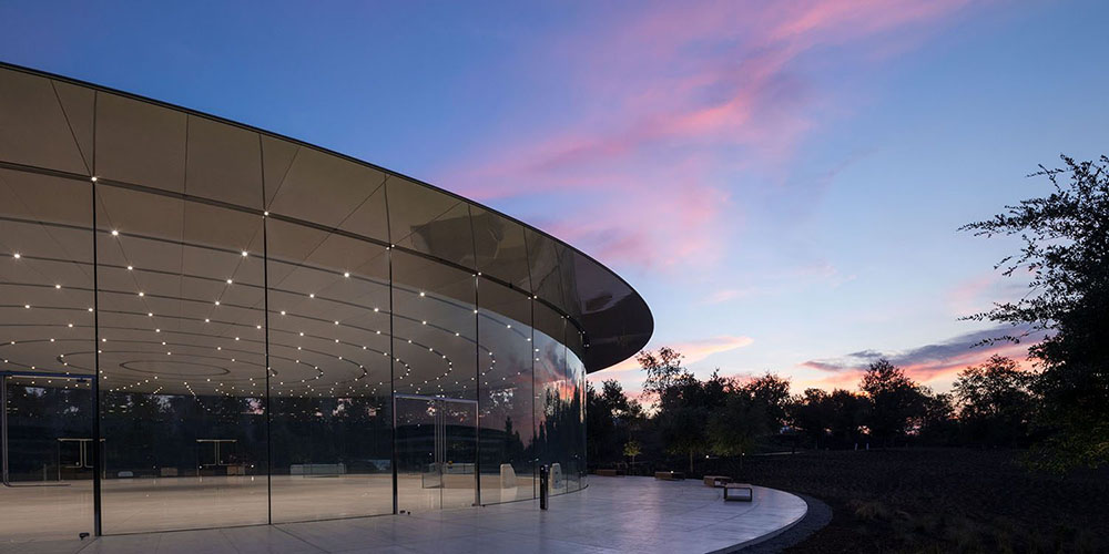 Steve-Jobs-Theater-awards-Apple-Park