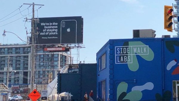 Panneaux publicitaires Apple