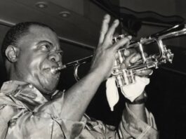 Apple annonce le documentaire « Black & Blues: The Colorful Ballad of Louis Armstrong » black blues the colorful ballad of louis armstrong