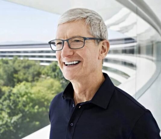tim cook apple j21
