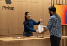 apple saket delhi