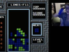 Un garçon de 13 ans est le premier à battre Tetris et à le faire tilter ! tilt tetris