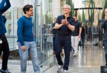 tim cook apple fifth ave joz.jpg