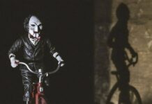 Regarder un thriller ensemble pour créer de la complicité et partager des frissons film horreur 2