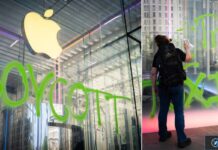 manifestants protestent contre apple 5eme avenue