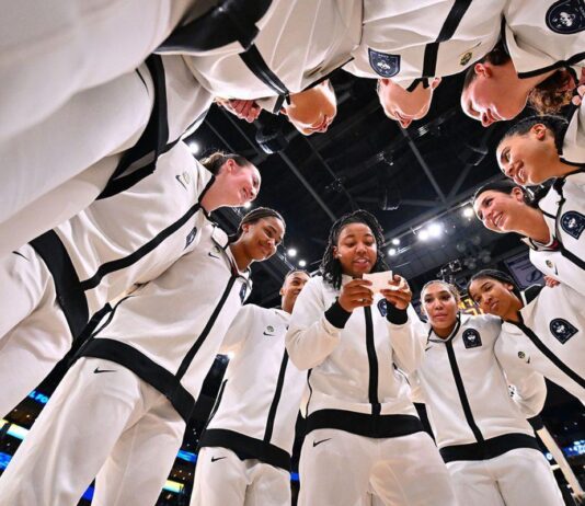 apple devoile nouvelle docuserie equipe feminine basket uconn