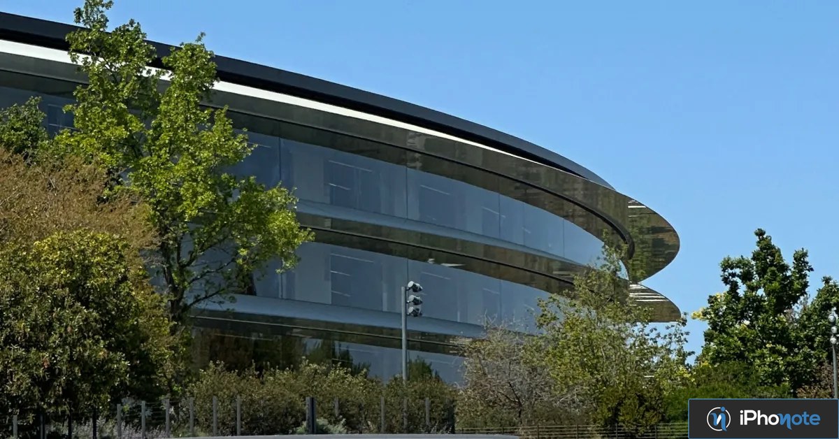 Siège d’Apple en verre vu de l’extérieur