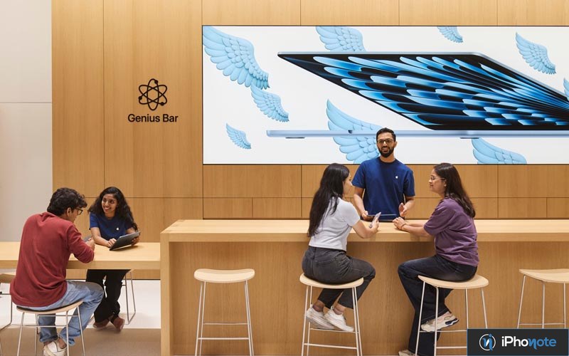 Clients et employés au Genius Bar d’un Apple Store