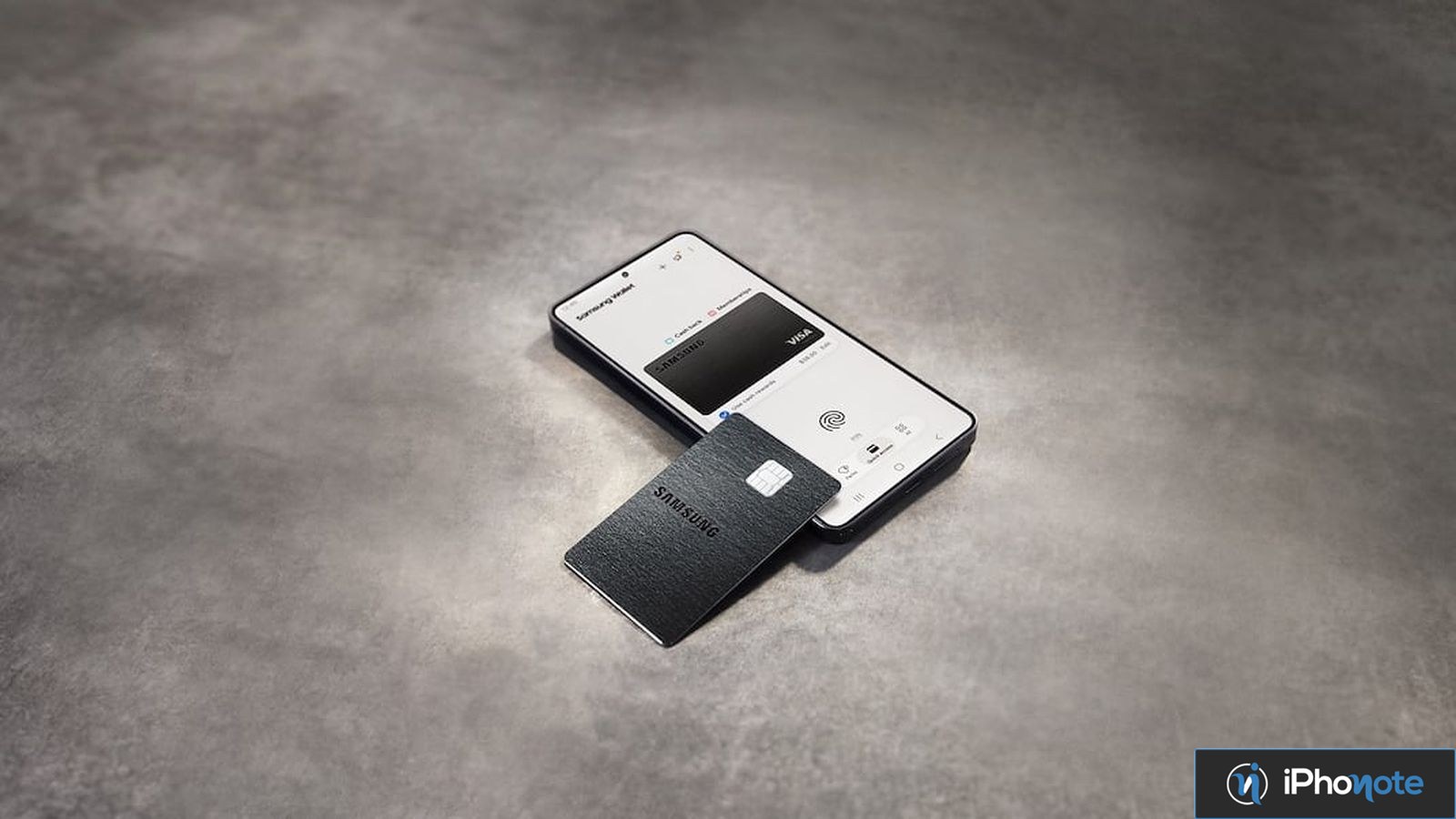 Carte Samsung Galaxy posée devant un smartphone