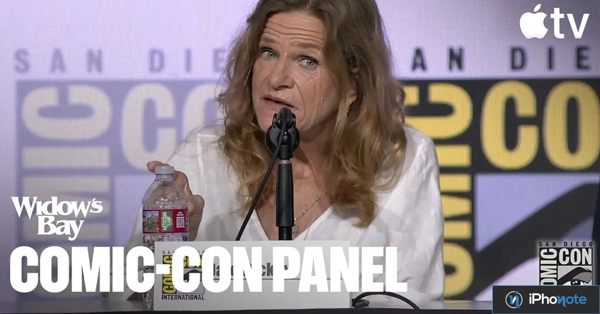 Intervenante de Widow’s Bay parlant au Comic-Con de San Diego