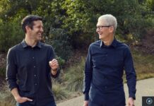 Tim Cook n’animera plus les prochains résultats trimestriels d’Apple, John Ternus prendra le relais Tim Cook et John Ternus marchent en discutant à l’extérieur