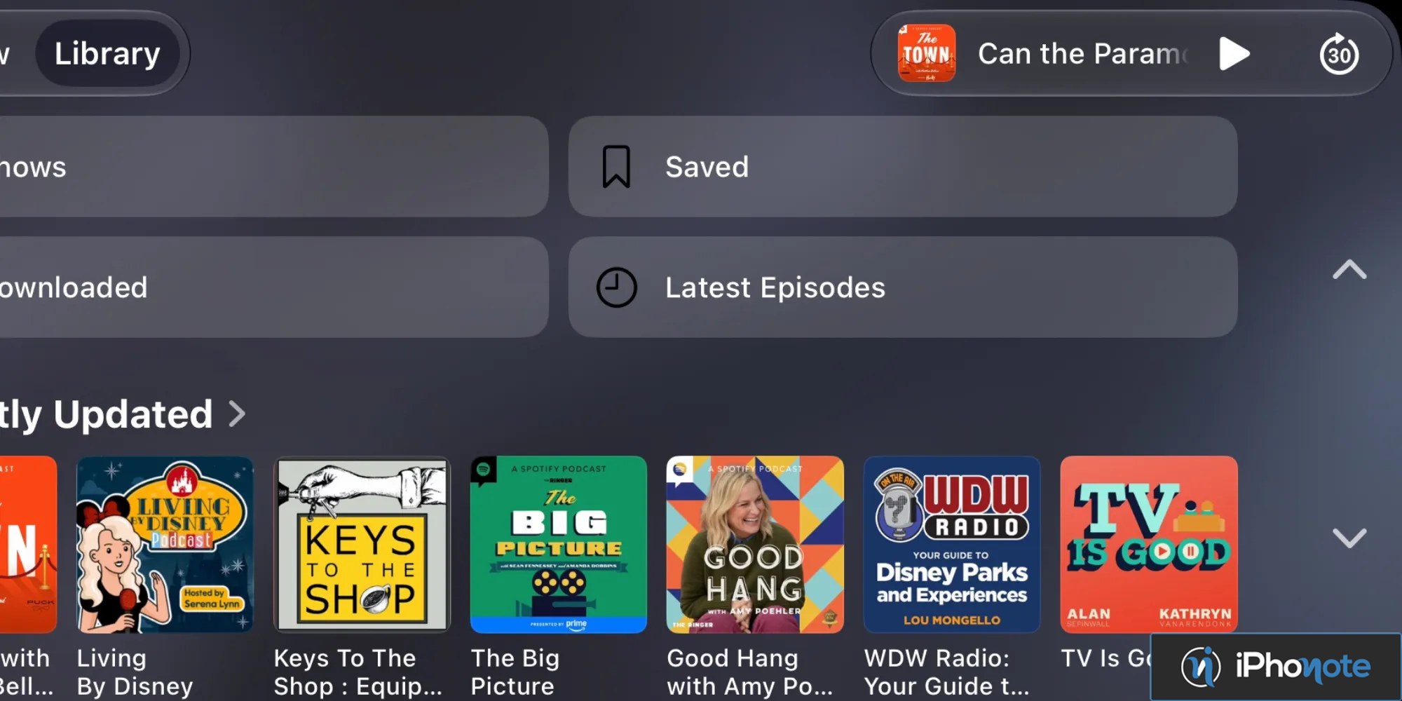 Interface Apple Podcasts affichant épisodes sauvegardés et récents